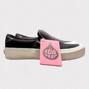 Straye Slip-On Skate Shoes Black Acid Drop Insoles Size 7 NWOT